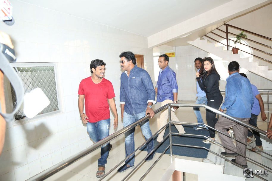 Jakkanna-Movie-Team-Visited-Hyderabad-Theaters